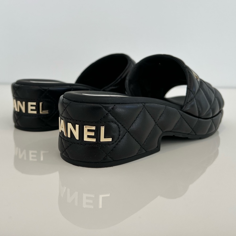 CHANEL 23C BLACK LEATHER PLATFORM SLIDE SANDALS SIZE IT 38 / US 8 - Picture 7 of 15